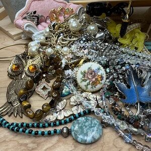 Generic Listing For Live Jewelry Selling